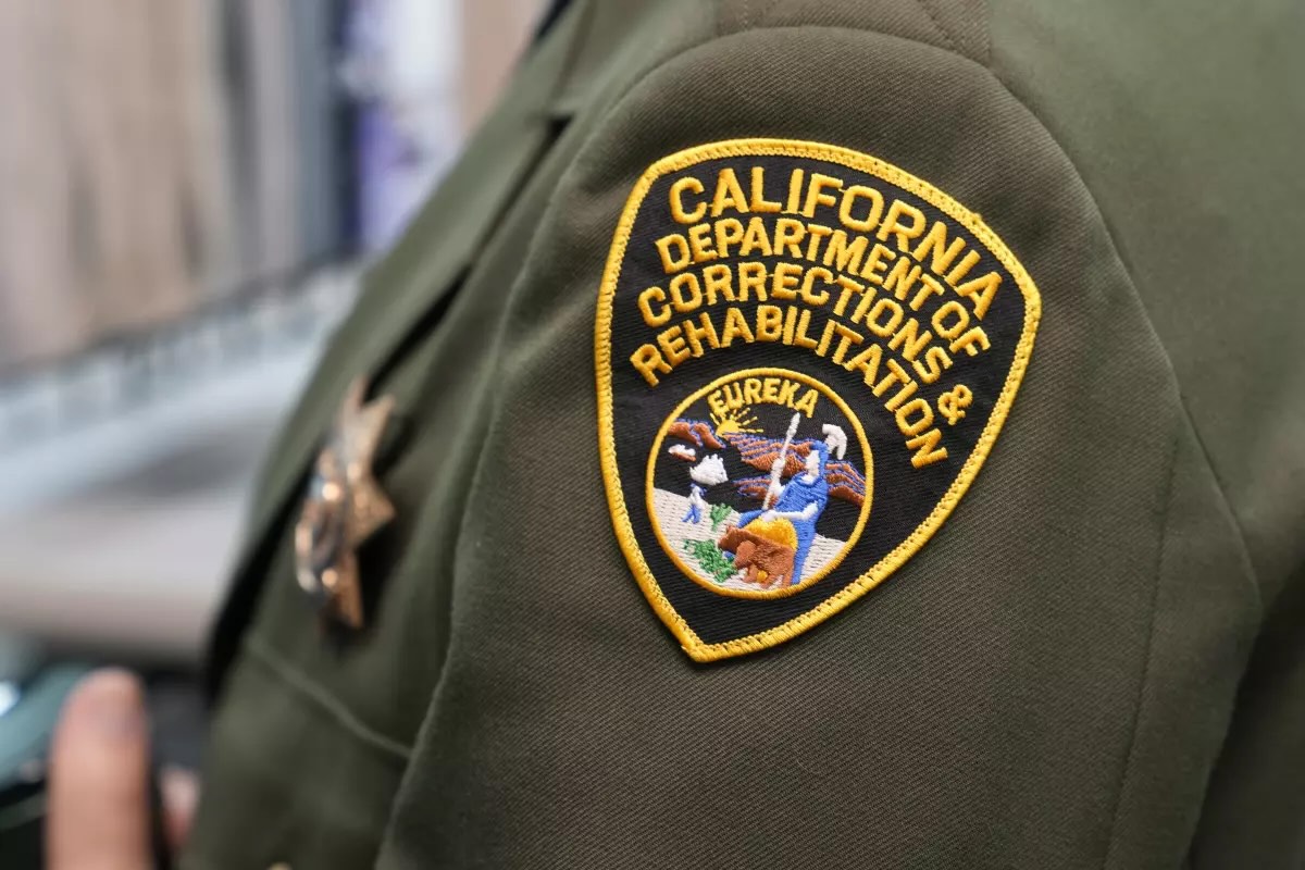 California Correctional Officer Charged With Smuggling 20 Kilos of ...